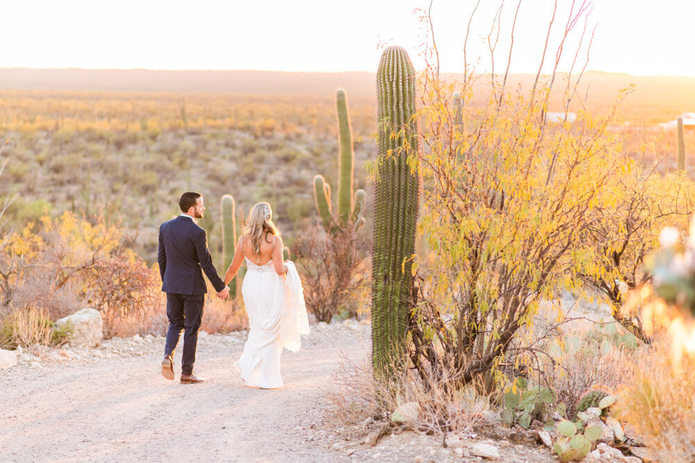 barn-wedding-at-Tanque-Verde-Ranch-in-Tucson-Christy-Hunter-Photography-047