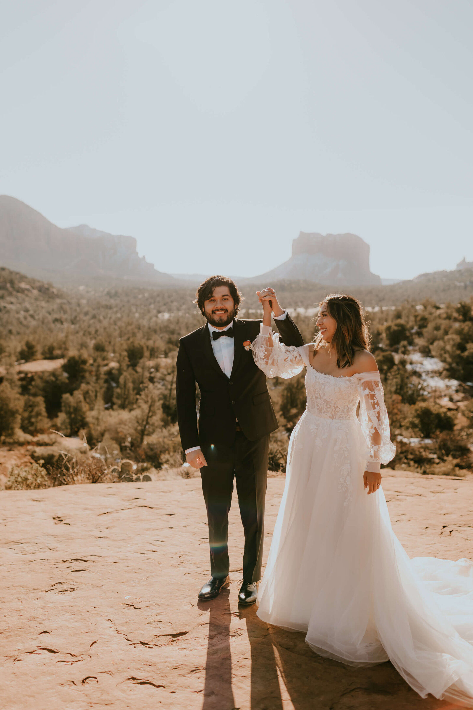 Cathedral-Rock-Elopement-Sedona-OliviaHopePhotography--27
