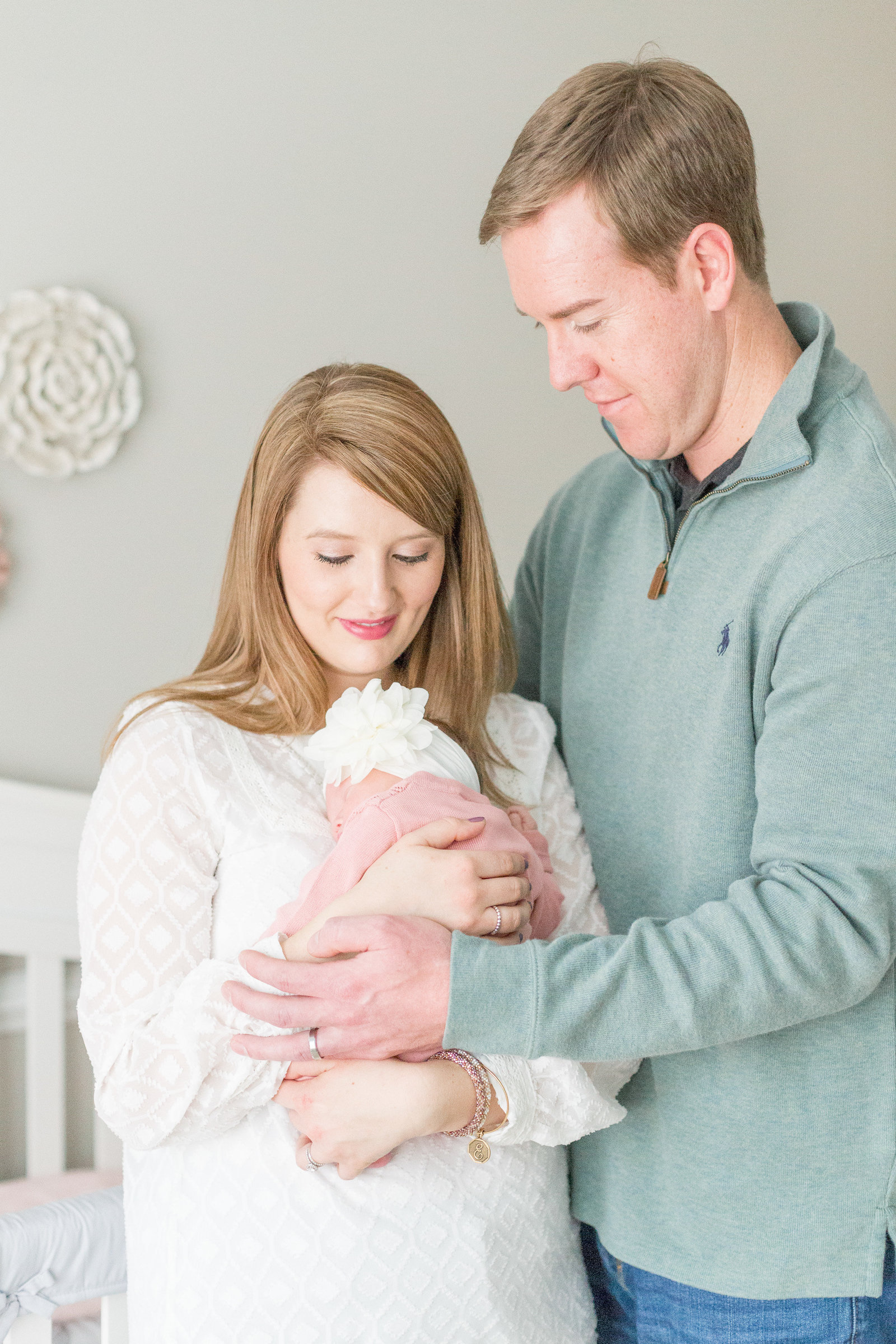 martin-family-lifestyle-in-home-newborn-baby-photo-session-002