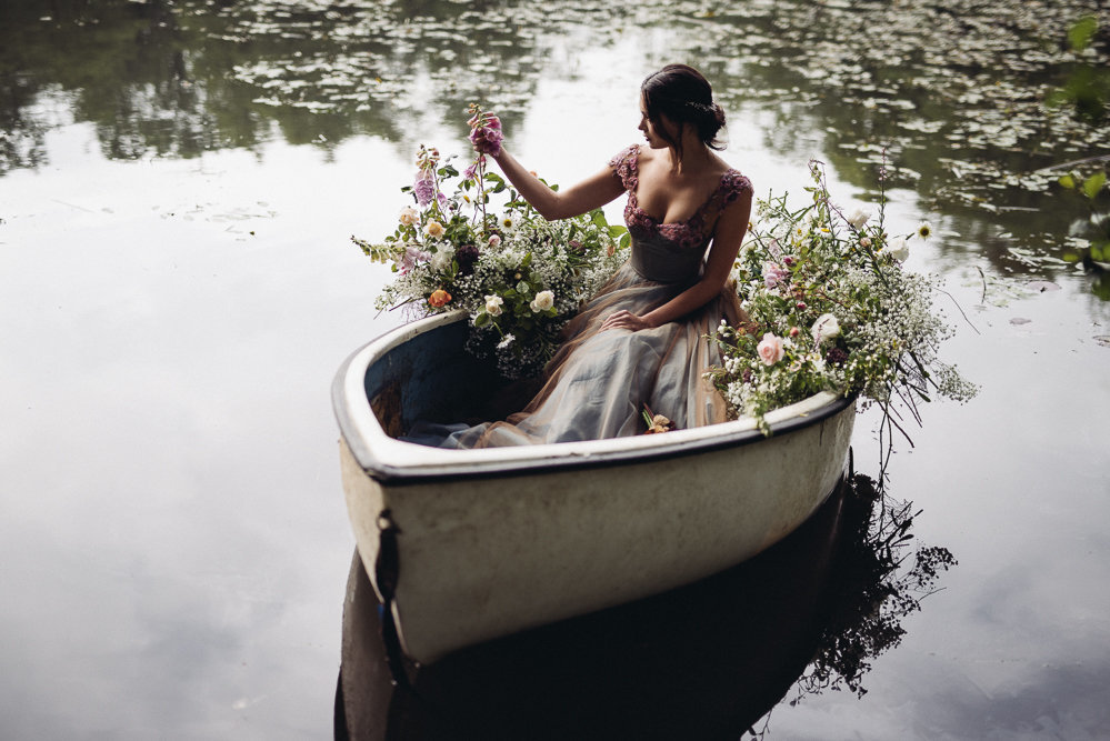 Belle-Epoque-floral-embroidered-wedding-dress-JoanneFlemingDesign-DavidWickhamPhoto (11)