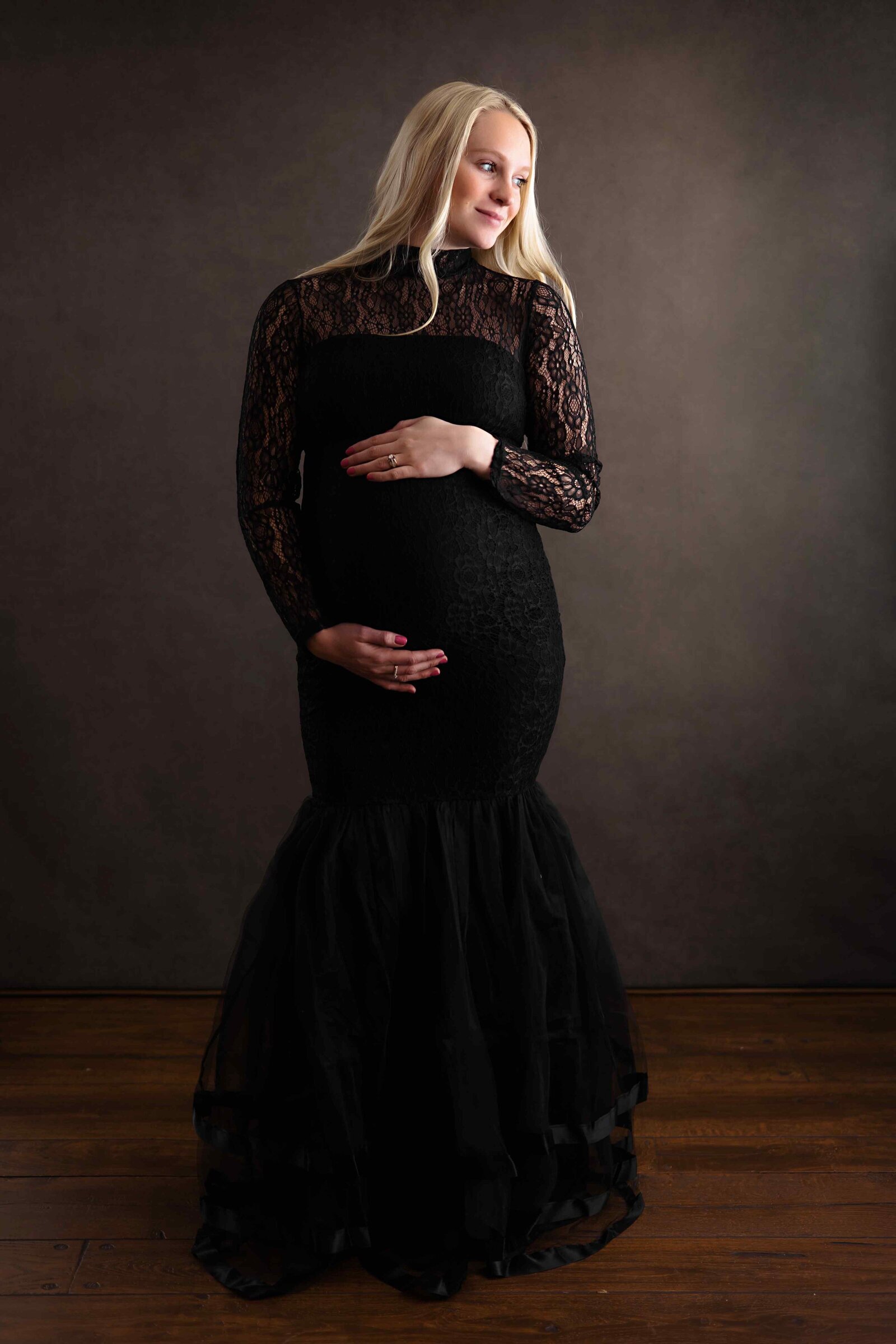 dramatic-maternity-photographer-central-virginia