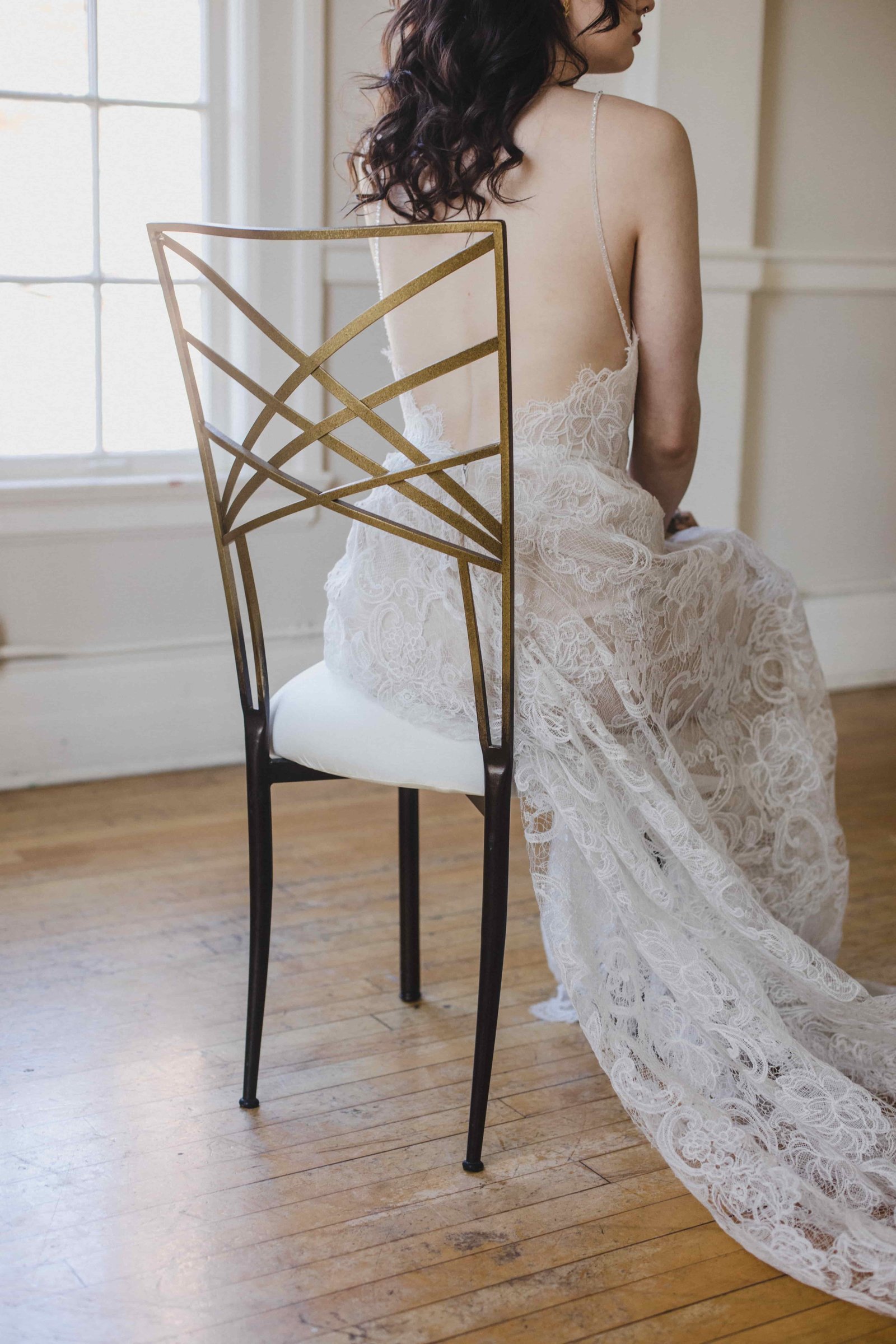 seattle wedding gold chair lace wedding dress-min