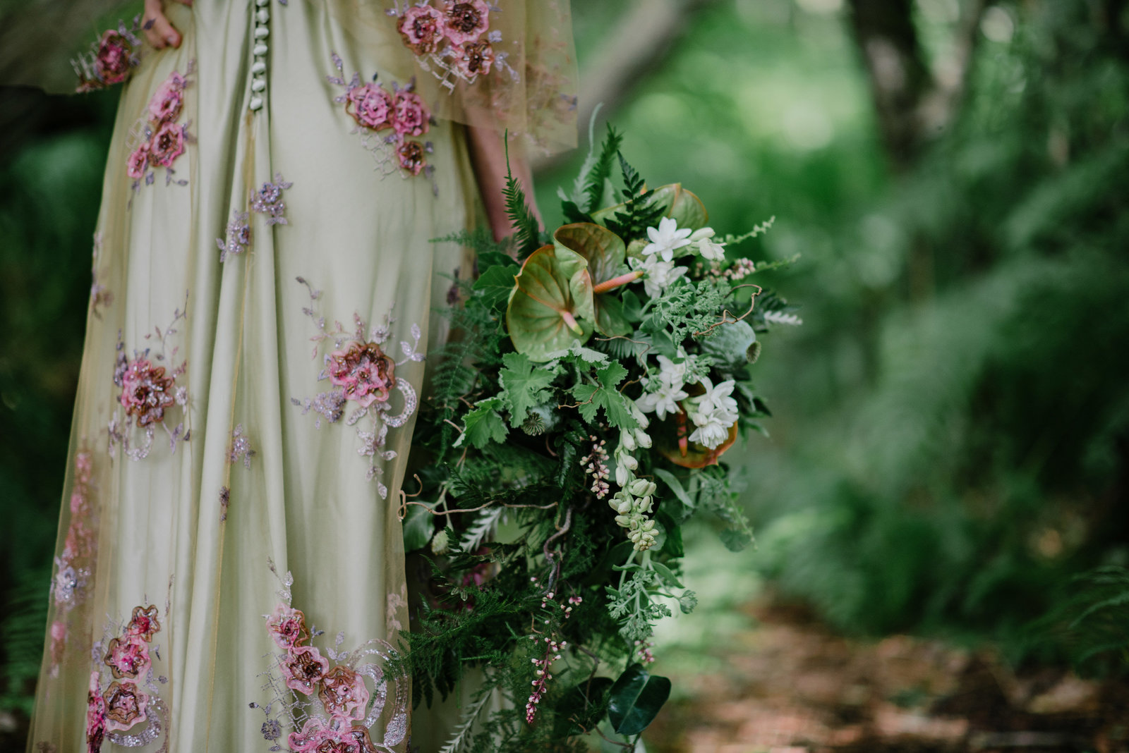 Gainsborough_belle_epoque_green_lilac_wedding_dress_JoanneFlemingDesign_JMS (11)web