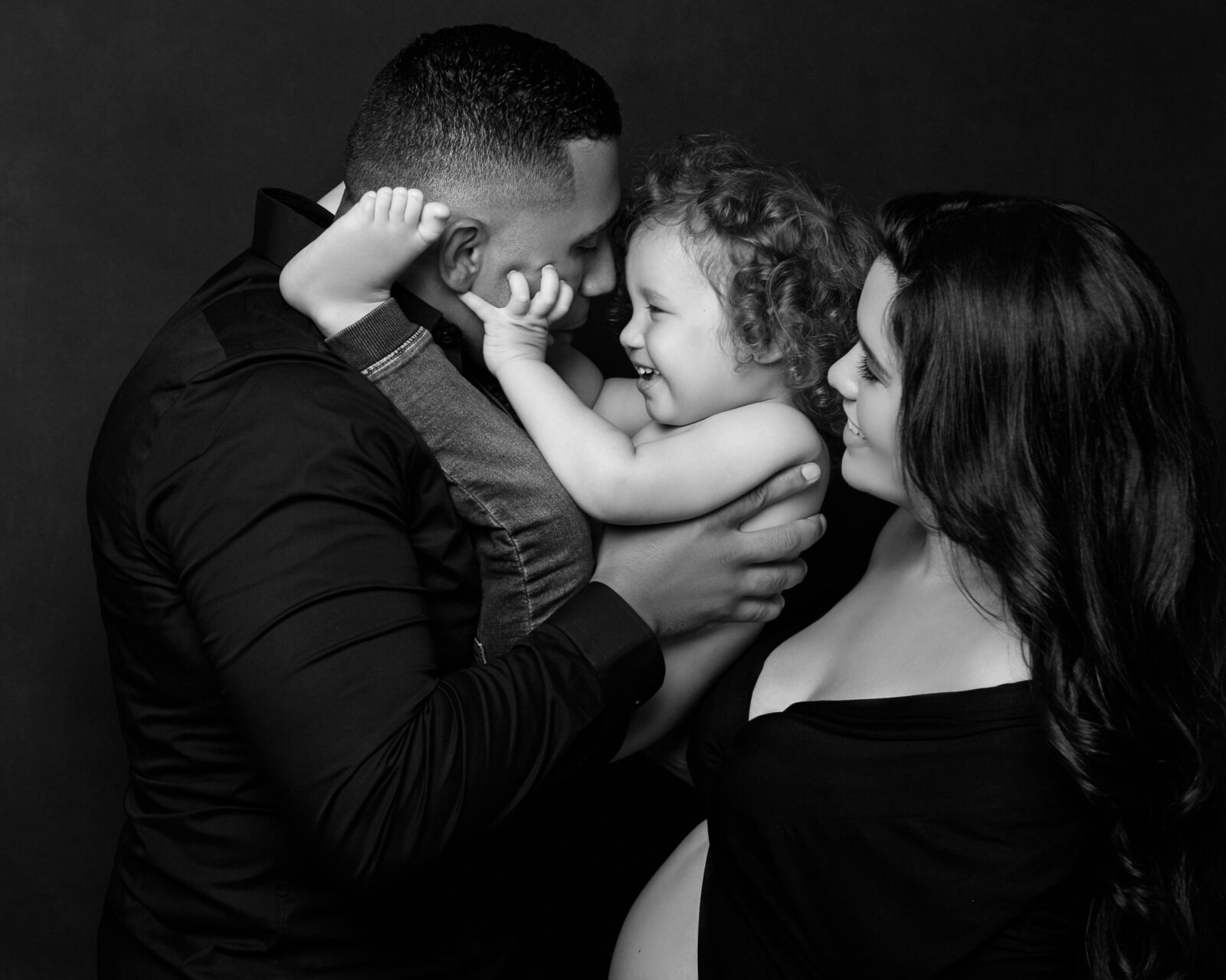 Artistic family portrait by photographer Daisy Rey in NJ