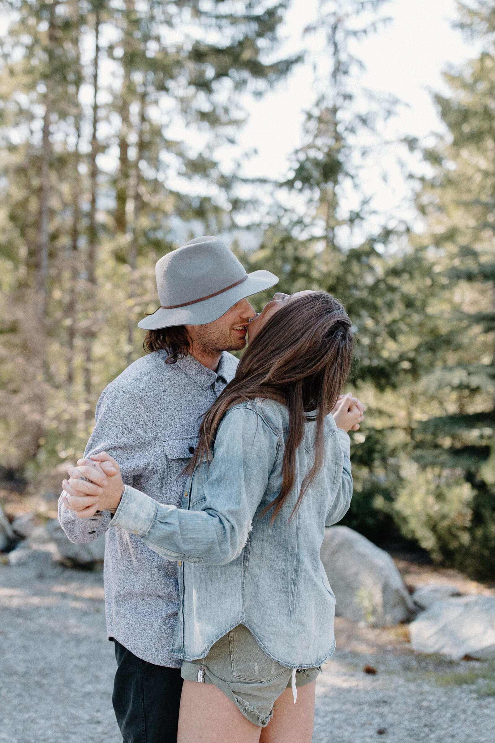 camp-vibes-whistler-british-columbia-lifestyle-couples-session-047