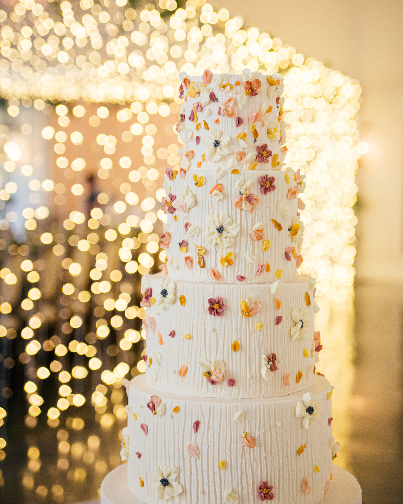 Modern-Wedding-Cake-Ashley-Cakes-19