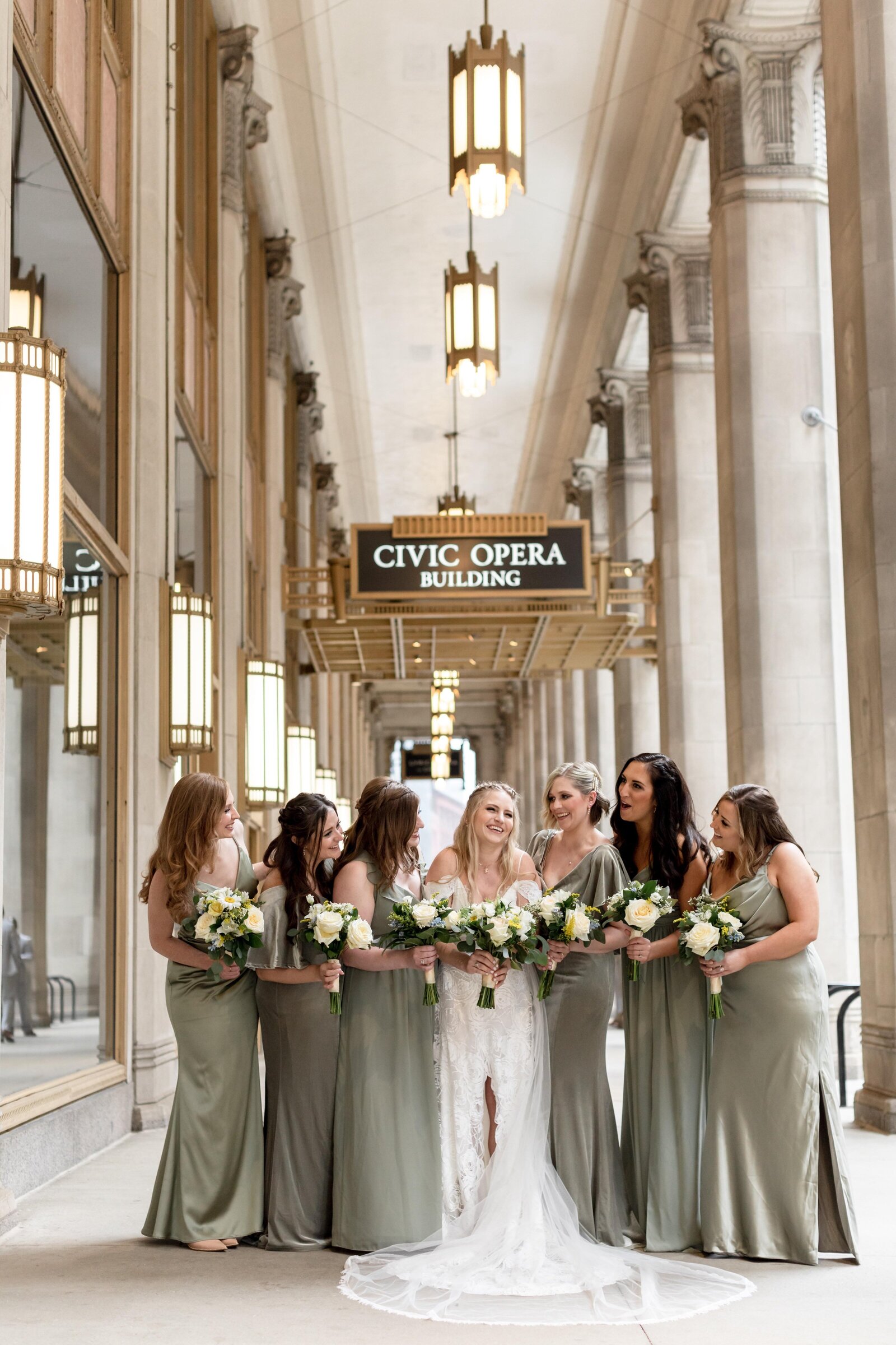 Chicago-Lyric-Opera-House-Bridal-Party