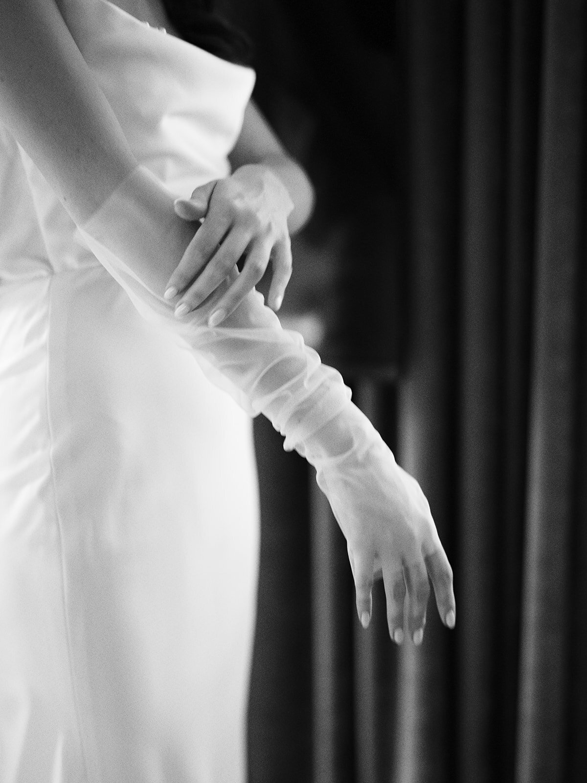 Chicago_Wedding_Photographer_LaurenPage23-18