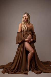 Luxury maternity sessions in southern Minnesota, maternity sessions near me, Mankato maternity Photographer.