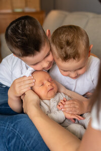 Relaxed-in-home-newborn-photographer-milwaukee-wisconsin-182