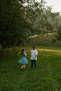 Tennessee-Wedding-Photographer-Field-Couple-Session3