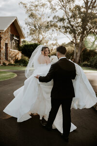 Shepparton Wedding Photographer Kayla Frizzell
