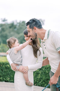 Family-Photoshoot-Laguna-Niguel-Gazebo-Dog_06
