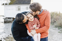 Natural-family-photos-at-toronto-cherry-beach-1