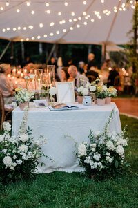 Reception place setting with florals