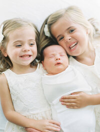 Cristina-Hope-Photography-babywithsiblings