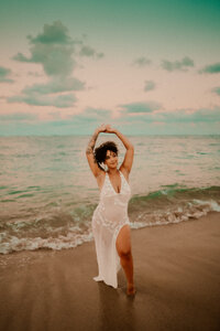 beach-sunset-maternity-session-oahu