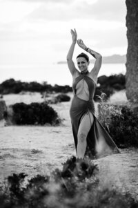 Boudoir experience outside time and space arms up