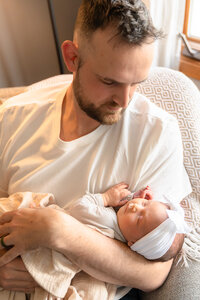 Relaxed-in-home-newborn-photographer-milwaukee-wisconsin-122