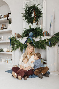 Toronto-Christmas-Mini-Sessions-Mint-Room-Studios-salon-3