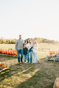 family mini engagement couple wedding christmas spring fall sessions maternity photographer wedding photography stuarts draft waynesboro charlottesville staunton62