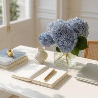 Flat_lay_of_stationery_items