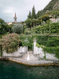 083_villa-dei-cipressi-couple-portrait-terrace