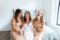 Rochester-MN-Wedding-Photographers-Omaha-Bride-Bridesmaids-Preparing