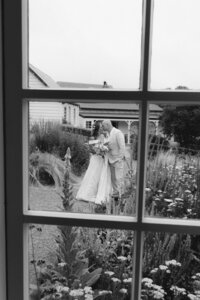 Elopement photography with cottage vibes in Banks Peninsula