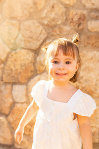 children-photoshoot-mallorca-woods-field-2
