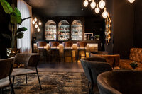 hotel photographer bar area