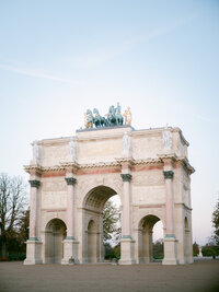 Engagement session Paris Louvres Tuileries Thomas Raboteur Luxury Wedding (2 sur 45)