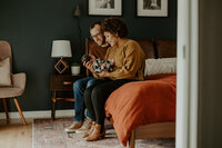 In home lifestyle newborn session-milwaukee newborn photographer-erika lee photography-georgie-1