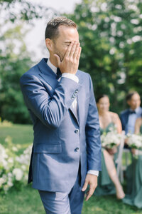 First Looks | Domaine Cataraqui Editorial Wedding Photographer Quebec | Juno by Julia C. Vona