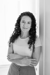 New England Small Business Branding Photographer. Lifestyle visuals, content creation for small businesses and creatives. Deborah Zoe Photography.