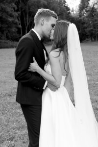 modern-timeless-luxury-wedding-photography-luciemuse-135