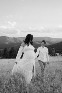 Boulder-Maternity-Portraits-Betasso-Preserve-94