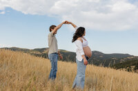 Boulder-Maternity-Portraits-Betasso-Preserve-51
