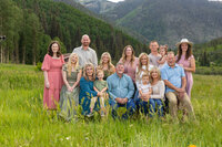 family portraits with mountain backgrounds in New Mexico