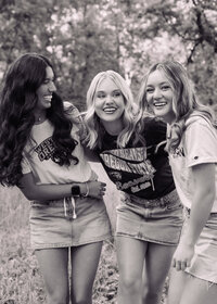 Best friends from Oregon City High School hanging out at Camassia Nature Preserve getting their graduation portraits done.