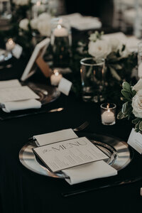 Davenport Wedding Venue | The Figge Museum Wedding | Quad Cities Wedding Photographer | Black Tie Wedding in Davenport, IA-49