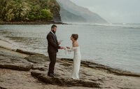 Hawaii elopement photographer-002