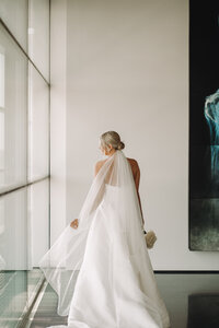 Davenport Wedding Venue | The Figge Museum Wedding | Quad Cities Wedding Photographer | Black Tie Wedding in Davenport, IA-35