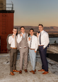Columbia-Gorge-Wedding-Photographer.jpg