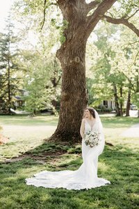 Louisville-Kentucky-Wedding-Venues-Peterson-Dumesnil-House-bride