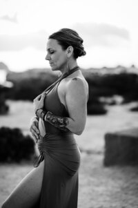 Boudoir experience outside time and space at sunset