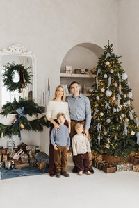 Toronto-Christmas-Mini-Sessions-Mint-Room-Studios-salon-1