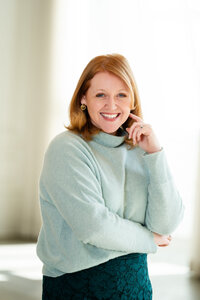 Dallas Fort Worth Headshot Photographer traditonal lifestyle on location in studio lightly photography-00063