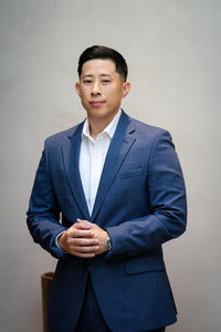 Dallas Fort Worth Headshot Photographer traditonal lifestyle on location in studio lightly photography-00046