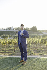 sunset-portraits-Leal-Vineyards-101